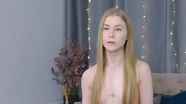 VioletiSwone online show from January 2025 12:33:01 PM