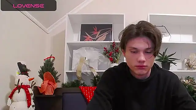 Snapshot of CalvinCay chatting on December 2024 10:11:02 PM CalvinCay online show from December 2024 10:11:02 PM