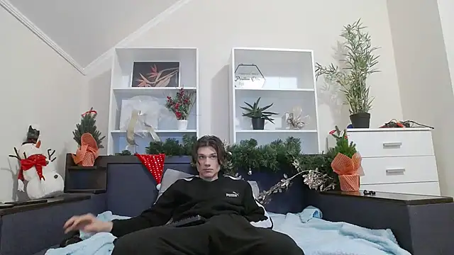 Snapshot of CalvinCay chatting on December 2024 07:53:02 PM CalvinCay online show from December 2024 07:53:02 PM