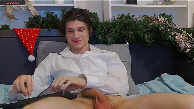 Snapshot of CalvinCay chatting on December 2024 08:45:02 PM CalvinCay online show from December 2024 08:45:02 PM