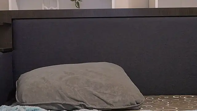 Snapshot of CalvinCay chatting on January 2025 12:34:02 AM CalvinCay online show from January 2025 12:34:02 AM