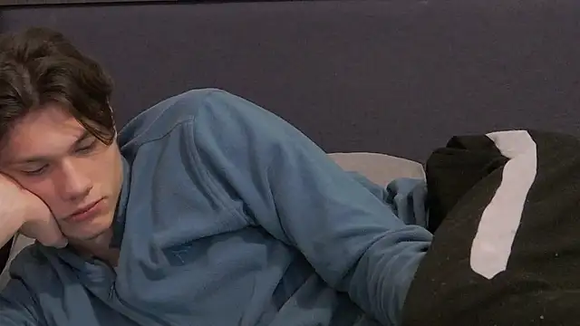 Snapshot of CalvinCay chatting on January 2025 06:46:01 AM CalvinCay online show from January 2025 06:46:01 AM