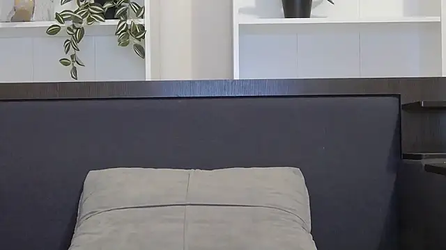 Snapshot of CalvinCay chatting on January 2025 08:00:01 PM CalvinCay online show from January 2025 08:00:01 PM