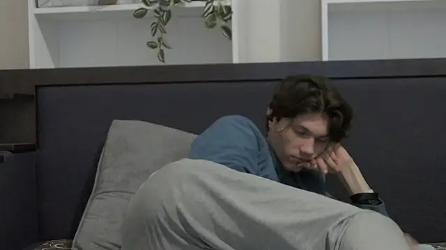 Snapshot of CalvinCay chatting on January 2025 05:52:02 AM CalvinCay online show from January 2025 05:52:02 AM