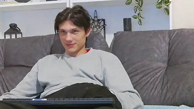 Snapshot of CalvinCay chatting on March 2025 07:38:01 PM CalvinCay online show from March 2025 07:38:01 PM