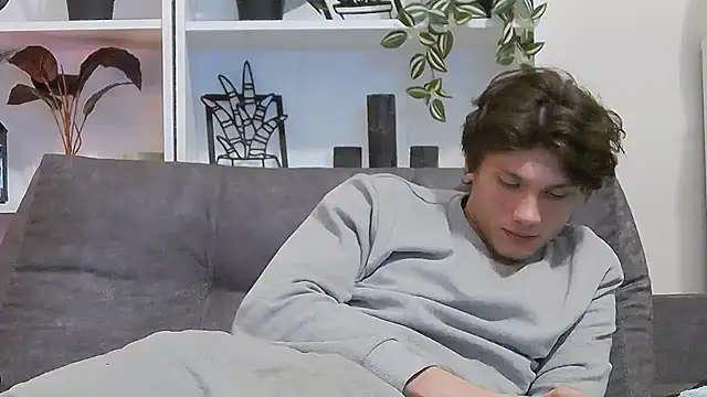 Snapshot of CalvinCay chatting on March 2025 04:20:02 AM CalvinCay online show from March 2025 04:20:02 AM