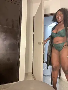 Snapshot of emilyrojas chatting on October 2025 12:30:02 PM emilyrojas online show from October 2025 12:30:02 PM