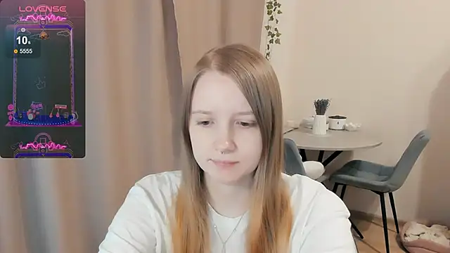 Snapshot of Alyaley chatting on October 2025 12:38:01 PM Alyaley online show from October 2025 12:38:01 PM