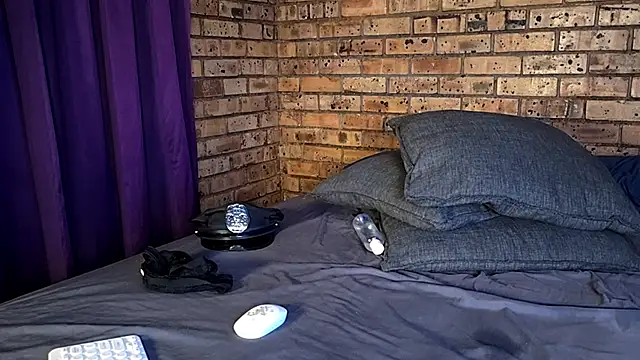 Astoria Moon online show from December 2024 07:10:01 PM