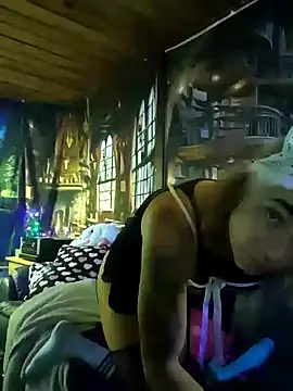 KrystallCoxxh online show from October 2025 10:57:02 AM