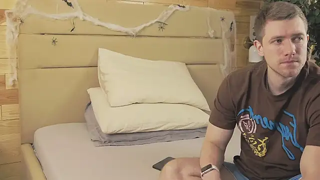 EthanPinkman online show from October 2025 04:14:01 AM