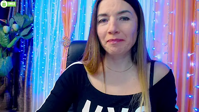 Snapshot of Sweet___Amelia chatting on October 2025 03:31:02 PM Sweet Amelia online show from October 2025 03:31:02 PM