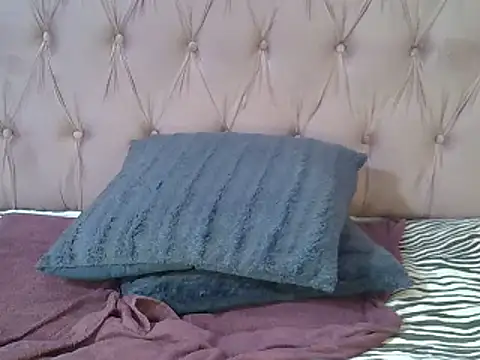 SweetMellowX1 online show from February 2025 05:13:02 PM
