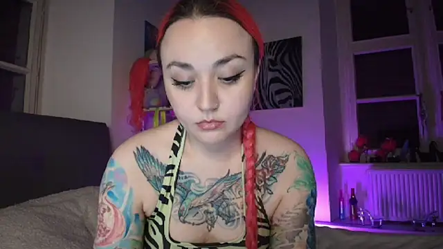 Snapshot of PinkHurricaneOfficial chatting on March 2025 11:01:02 PM PinkHurricaneOfficial online show from March 2025 11:01:02 PM