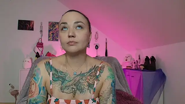 Snapshot of PinkHurricaneOfficial chatting on September 2025 02:39:02 PM PinkHurricaneOfficial online show from September 2025 02:39:02 PM