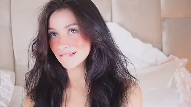 KiraKayleigh1 online show from February 2025 08:31:01 PM