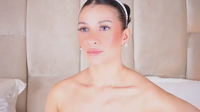 KiraKayleigh1 online show from March 2025 03:08:01 AM