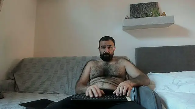 Snapshot of ivat80 chatting on November 2025 07:00:01 AM ivat80 online show from November 2025 07:00:01 AM