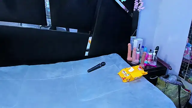 Snapshot of Cocoo_Nuth chatting on October 2025 01:40:01 AM Cocoo Nuth online show from October 2025 01:40:01 AM