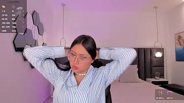 Snapshot of AmberLewis_ chatting on October 2025 03:10:02 AM AmberLewis online show from October 2025 03:10:02 AM