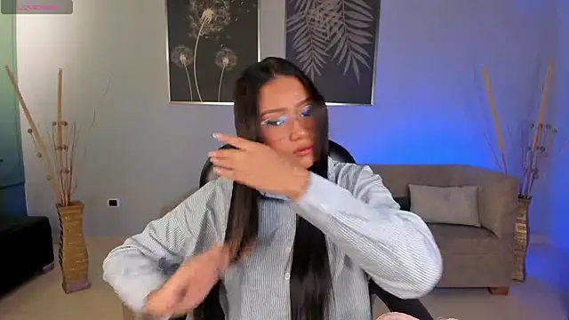 Snapshot of AmberLewis_ chatting on November 2025 10:52:02 PM AmberLewis online show from November 2025 10:52:02 PM