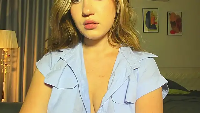 Snapshot of HanahCute chatting on February 2025 03:04:01 AM HanahCute online show from February 2025 03:04:01 AM