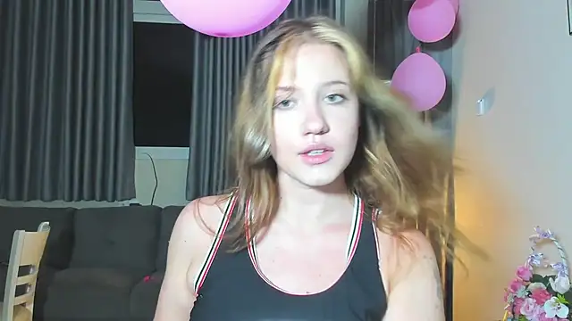 Snapshot of HanahCute chatting on March 2025 08:33:02 PM HanahCute online show from March 2025 08:33:02 PM