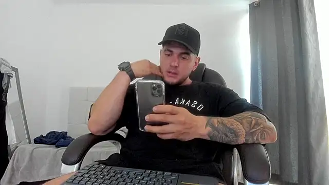 Teilor Creed online show from October 2025 07:03:01 PM