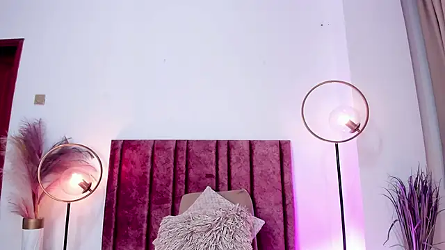 LucyJhonnsonn online show from December 2024 12:54:02 AM