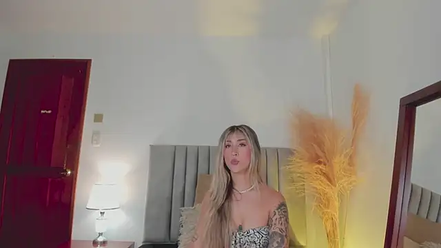 LucyJhonnsonn online show from January 2025 12:42:02 AM