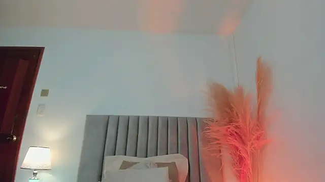 LucyJhonnsonn online show from January 2025 11:44:02 PM