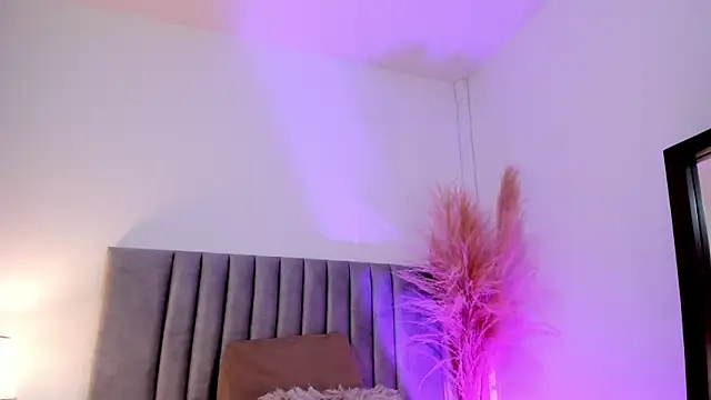 LucyJhonnsonn online show from January 2025 12:47:01 AM
