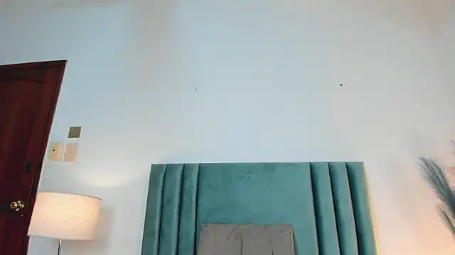LucyJhonnsonn online show from February 2025 12:51:01 AM
