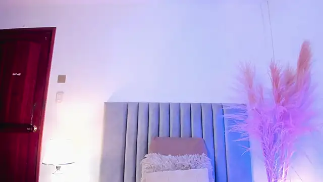 LucyJhonnsonn online show from February 2025 01:13:01 AM