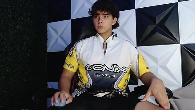 Dani cumboy online show from December 2024 06:26:02 AM