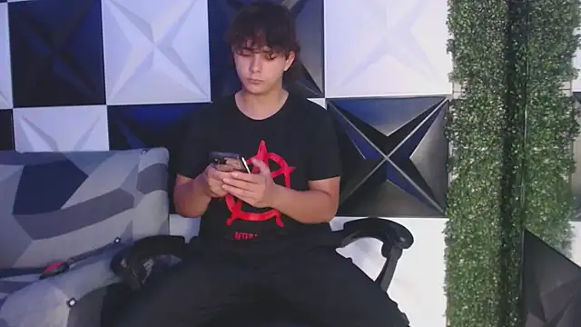 Dani cumboy online show from March 2025 03:40:01 AM