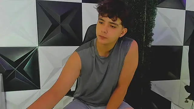 Dani cumboy online show from September 2025 01:02:02 PM