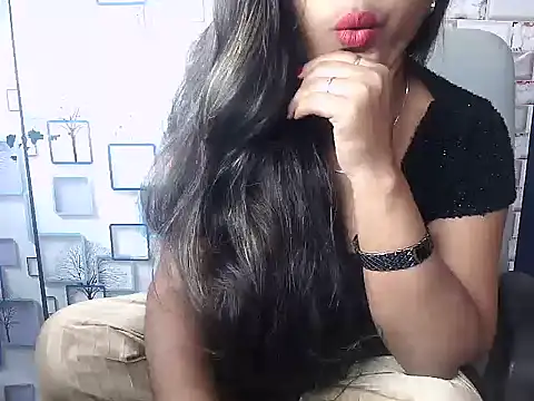 Snapshot of Hot_Naina- chatting on December 2024 07:55:01 PM Hot Naina- online show from December 2024 07:55:01 PM