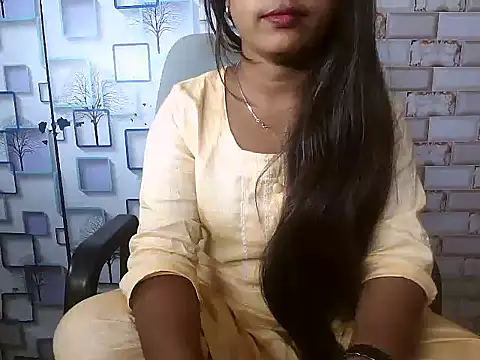 Snapshot of Hot_Naina- chatting on December 2024 03:50:02 PM Hot Naina- online show from December 2024 03:50:02 PM