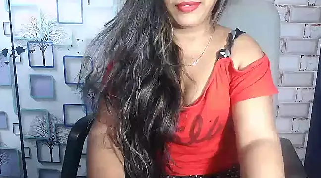 Snapshot of Hot_Naina- chatting on December 2024 04:38:02 PM Hot Naina- online show from December 2024 04:38:02 PM