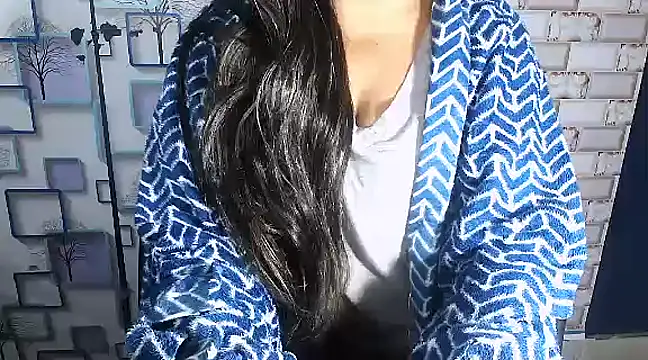 Snapshot of Hot_Naina- chatting on January 2025 03:11:02 PM Hot Naina- online show from January 2025 03:11:02 PM