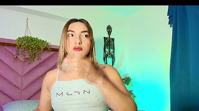 TomLondon  online show from October 2025 12:47:01 PM