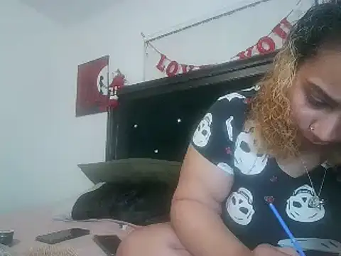 MrAndMrsCrook online show from January 2025 12:23:01 AM