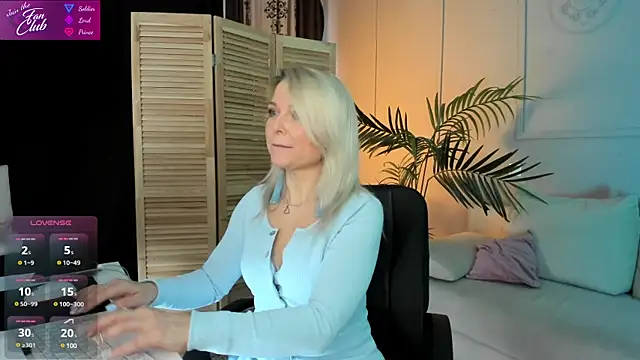 Gloria Lovely online show from March 2025 10:57:01 AM