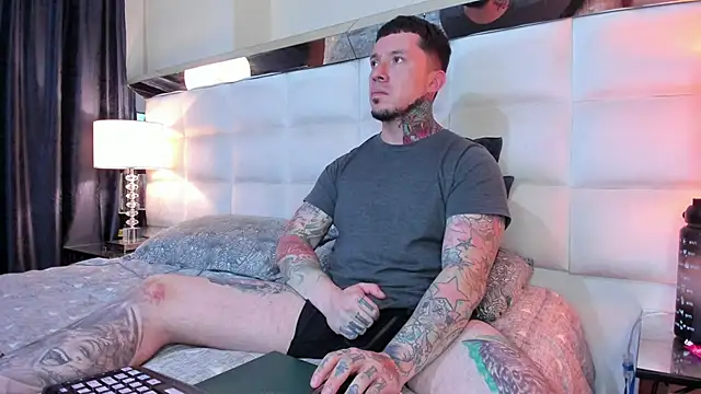 Adam tatto online show from October 2025 02:50:02 AM