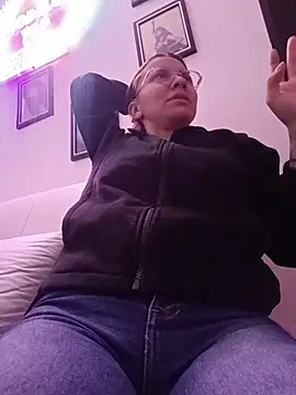 Snapshot of karlamorris_ chatting on November 2025 01:32:01 PM karlamorris online show from November 2025 01:32:01 PM