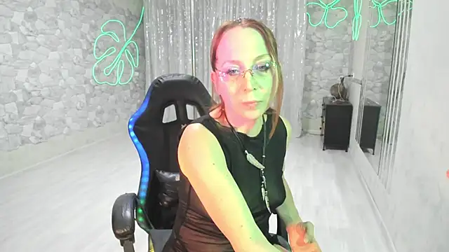 Snapshot of JessicaFamee chatting on October 2025 10:36:01 PM JessicaFamee online show from October 2025 10:36:01 PM