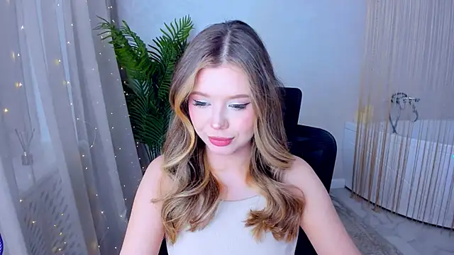 Snapshot of FollowLovee chatting on January 2025 07:39:02 PM FollowLovee online show from January 2025 07:39:02 PM