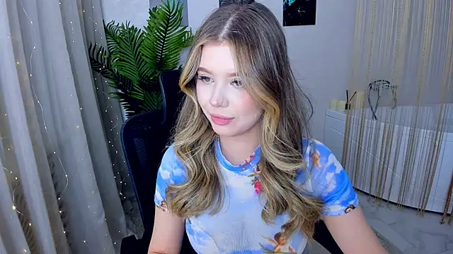 Snapshot of FollowLovee chatting on February 2025 07:57:02 PM FollowLovee online show from February 2025 07:57:02 PM