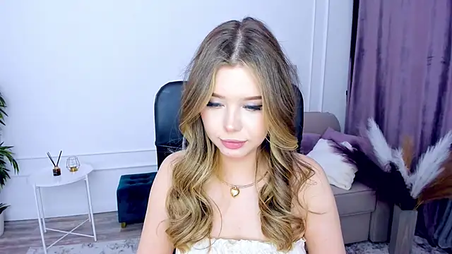 Snapshot of FollowLovee chatting on February 2025 10:41:01 PM FollowLovee online show from February 2025 10:41:01 PM